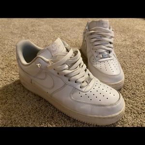 NIKE AIRFORCE 1